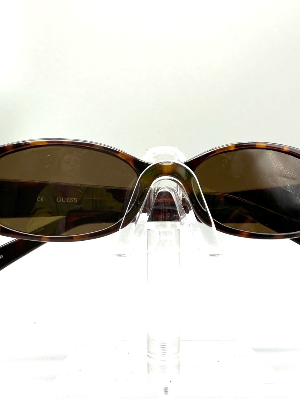 GUESS Women's Tortoiseshell Oval Sunglasses - Brown Lenses